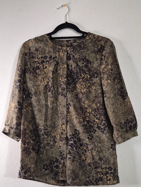 Banana Republic Tops - Banana Republic Olive & Black Printed Blouse with Tan Accents